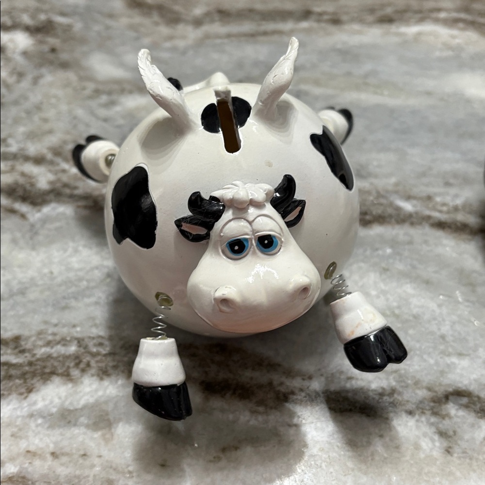 🍄 Cow Whimsical Salt and Pepper Shakers Bonus Bank - Picture 8 of 8